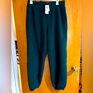 Abercrombie YPB knit jogger in hunter green!